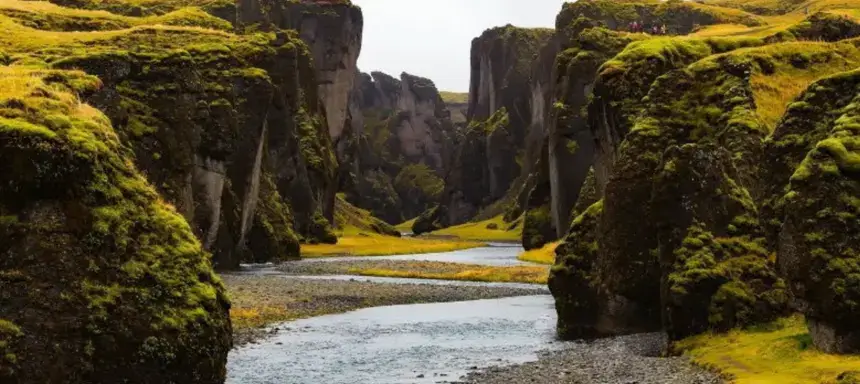 Schlucht, die geografische Isolation darstellt - Allopatrische Artbildung