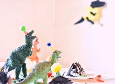 Glückliche Dinos Quizfragen Party Kinder