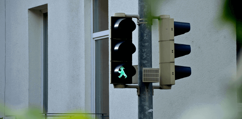Grüne Fußgängerampel