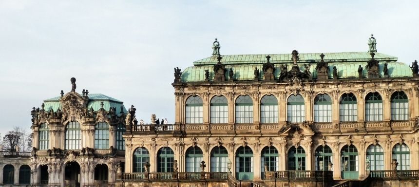 seitlicher Blick auf den Zwinger Dresden