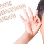 Kind hält Hand an Ohr, daneben steht auditive Wahrnehmungsstörung