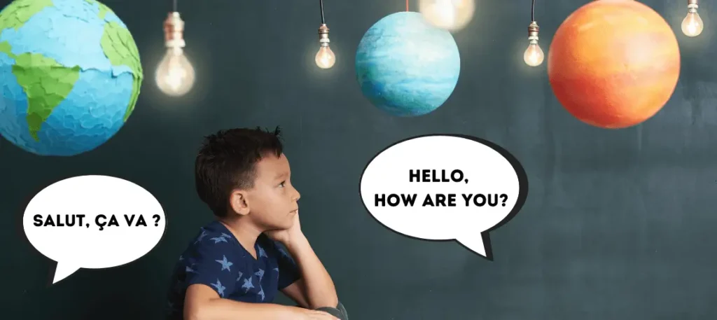 Bilingual sein, veranschaulicht durch einen Jungen mit künstlichen Planeten um ihn herum und den Sätzen "Hallo, wie geht es dir?" auf Englisch und Französisch.