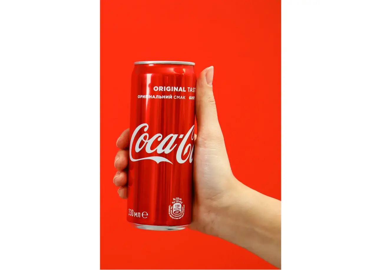 Beispiel Coca-Cola, Abbildung einer Coca-Cola Dose mit typischem Design