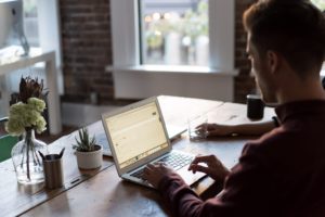 Mehr über den Artikel erfahren Studentenjobs während Corona – 7 interessante Möglichkeiten